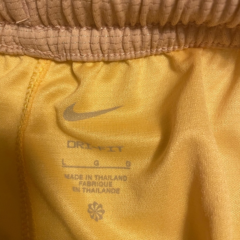 NWT Nike Women's Fly Crossover Basketball Shorts - Picture 4 of 4